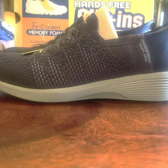 SKECHERS Hands-Free Slip-ins NEW in Box - Navy w/light gray outsole - Size 8 Med - Picture 2 of 16